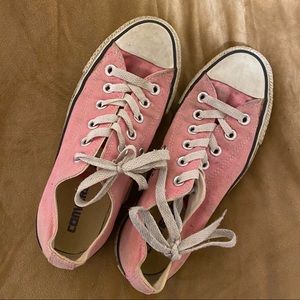 Pink 💕 low tops